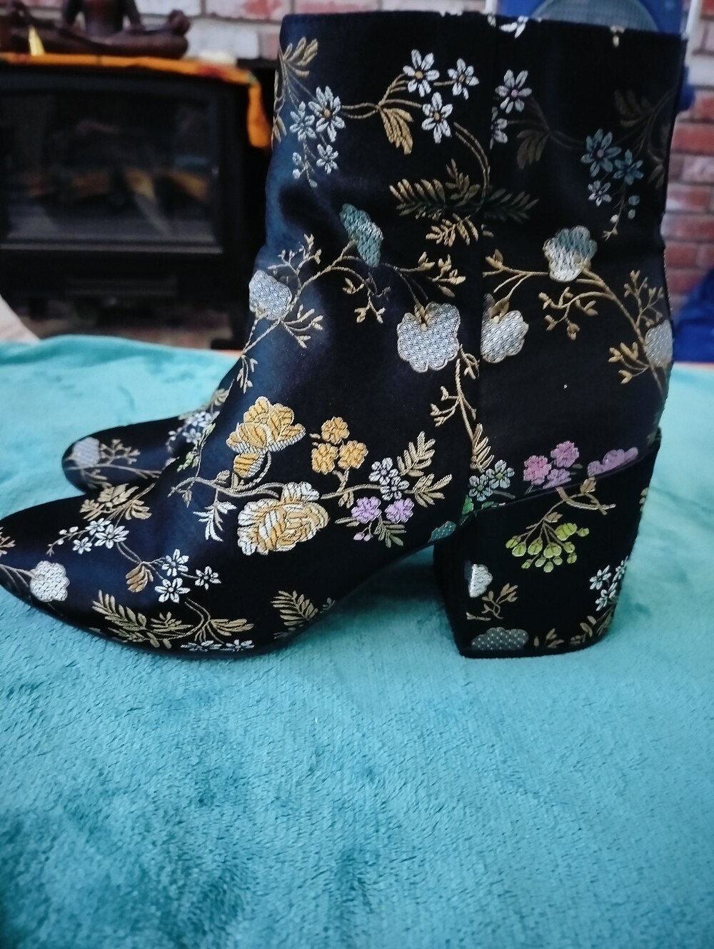 Carlos by Carlos Santana Gatlin Floral Ankle Booties Block Heel Black Size 10